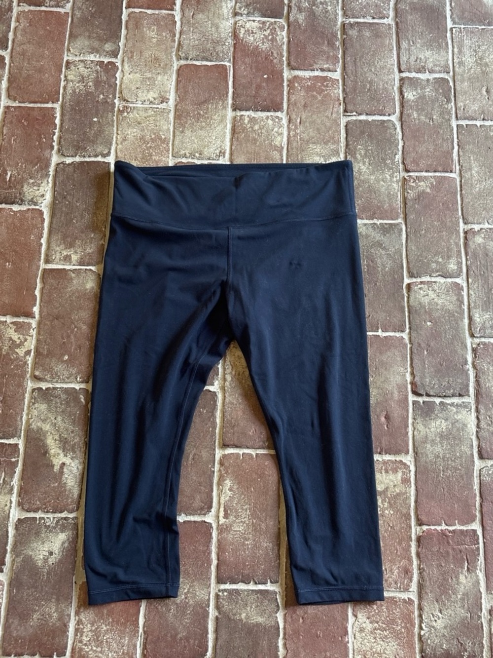Athleta Navy Blue Capri leggings